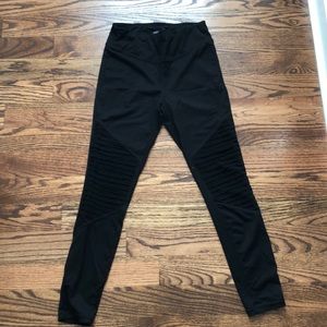 Black motto leggings